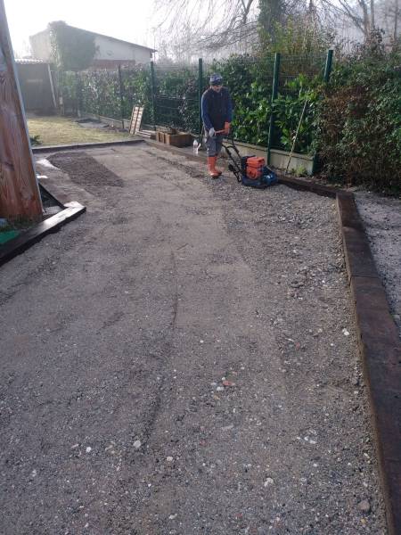 Paysagiste pour une allée en gravier à Sanguinet près du basin d'Arcachon