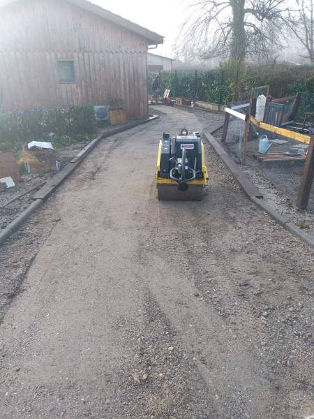 Paysagiste pour une allée en gravier à Sanguinet près du bassin d'Arcachon