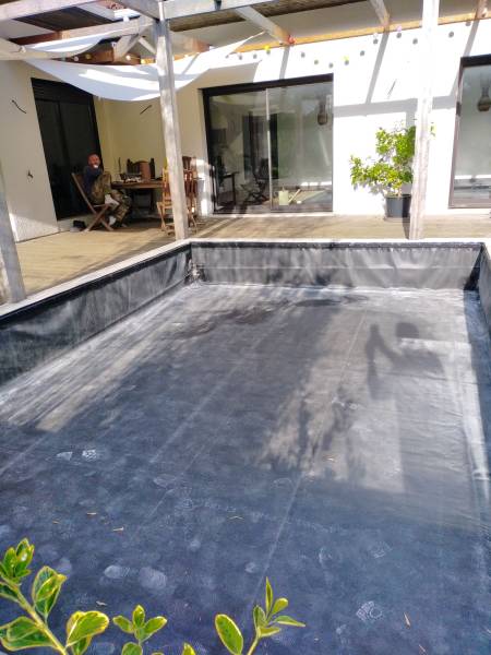 Paysagiste à Parentis en Born dans les Landes : Mise en place Paysagiste à Parentis en Born dans les Landes : Mise en place d'une étanchéité par membrane EPDM pour un bassin de jardinsd'une étanchéité par membrane EPDM pour un bassin de jardinsPaysagiste 