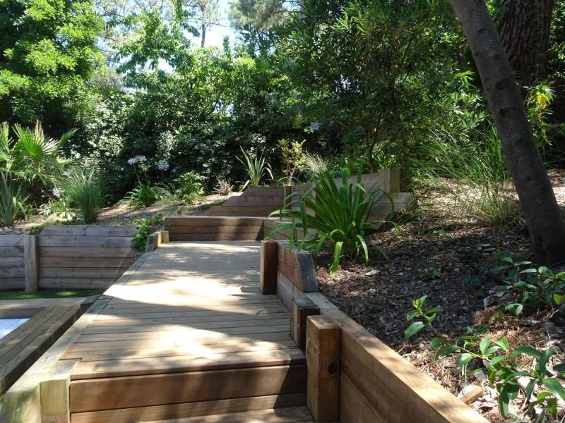 paysagiste pour la réalisation d'une terrasse en lames IPE système Grad au Pyla près des Landes