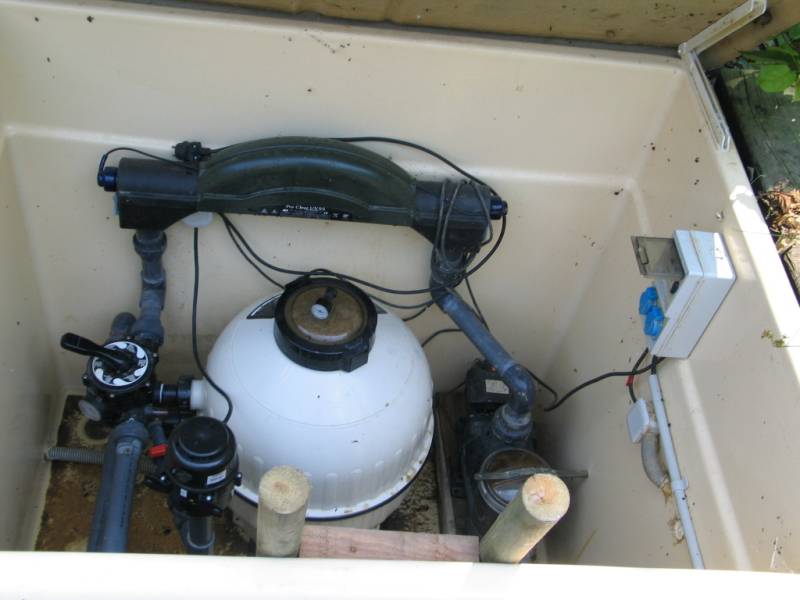 Paysagiste pour mise en place d'un dispositif de traitement de l'eau pour un bassin à poissons à La Teste de Buch près du bassin d'Arcachon