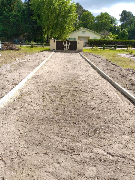 Réalisation d'une allée en gravier compact carrossable à Sanguinet dans Les Landes