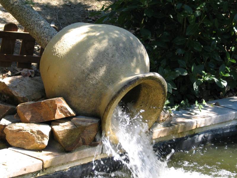 Paysagiste bassin de jardin: Création d'une animation d'eau pour un bassin de jardin à Biscarrosse dans les Landes