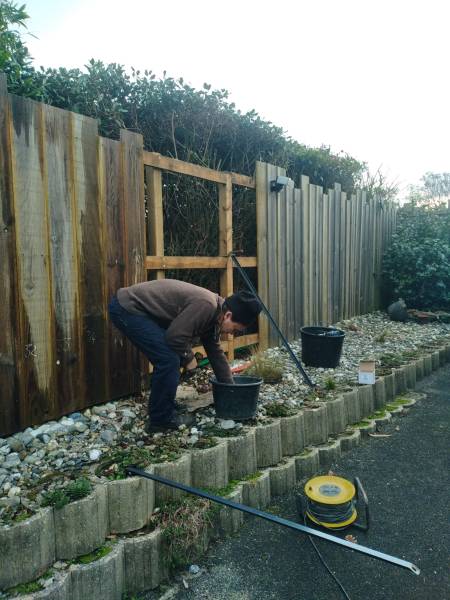 Paysagiste pour le renforcement d'une clôture bois à Sanguinet dans le Nord des Landes 