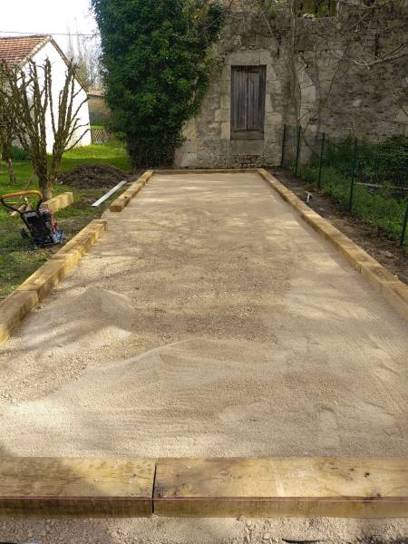 paysagiste pour la réalisation d'un terrain de pétanque